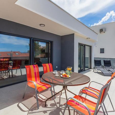 Luxury 2 Bedroom Apartment With Sea View Baška Voda المظهر الخارجي الصورة