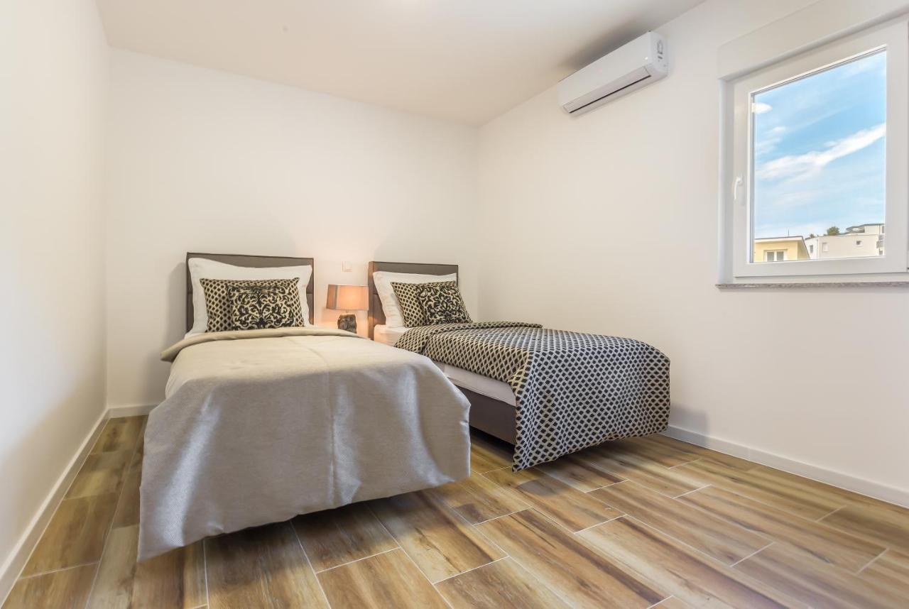 Luxury 2 Bedroom Apartment With Sea View Baška Voda المظهر الخارجي الصورة