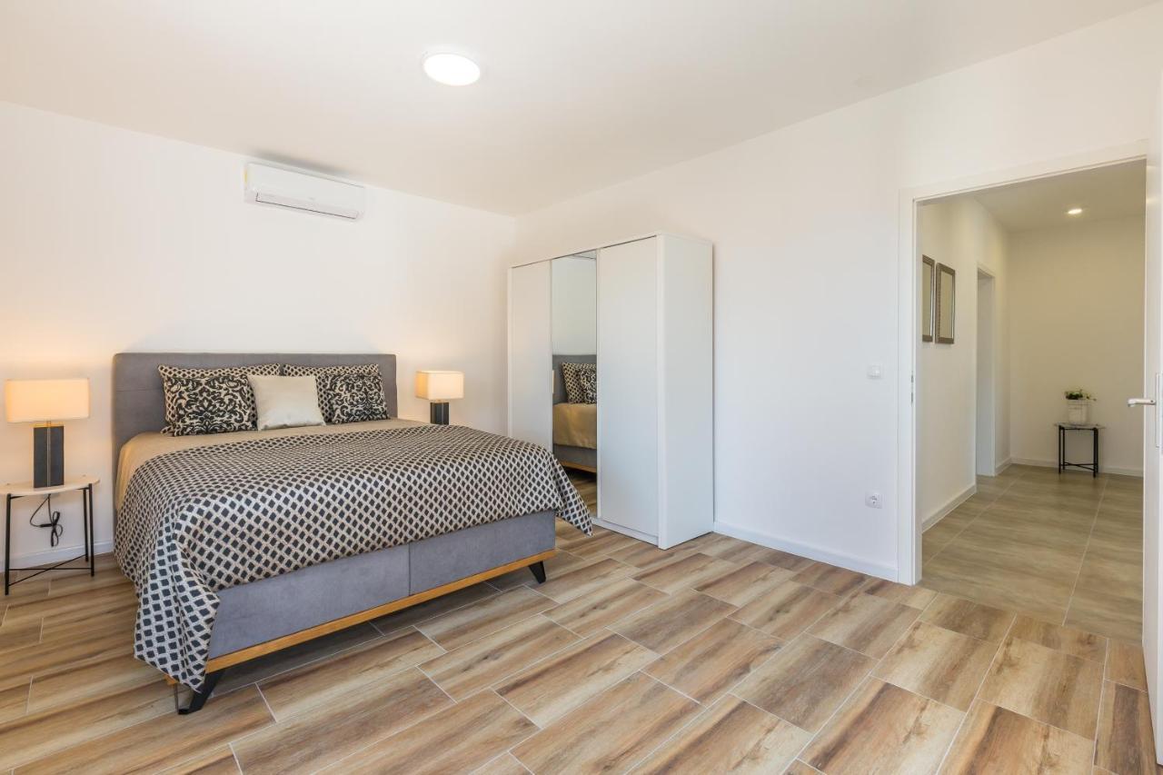 Luxury 2 Bedroom Apartment With Sea View Baška Voda المظهر الخارجي الصورة